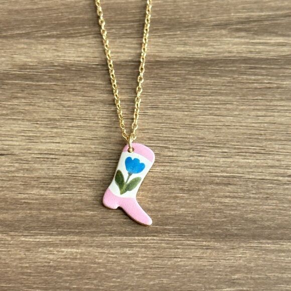 Pink Boot Pendant Necklace Q521 - Picture 2 of 4